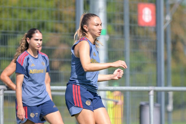 05.08.2026, München, Deutschland. Google Pixel Frauen-Bundesliga: Die FC Bayern Frauen absolvieren auf dem FC Bayern Campus eine Trainingseinheit zur Vorbereitung auf das Testspiel gegen Paris FC. Katharina Naschenweng (FC Bayern Frauen) *** August 5, 2026, Munich, Germany Google Pixel Women s Bundesliga The FC Bayern Women s team holds a training session at the FC Bayern Campus in preparation for their friendly match against Paris FC Katharina Naschenweng FC Bayern Women s Team