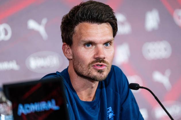 SOCCER - UEFA EL, RBS vs Pafos SALZBURG,AUSTRIA,05.AUG.26 - SOCCER - UEFA Europa League, qualification, Red Bull Salzburg vs Pafos FC, preview, press conference, PK, Pressekonferenz RBS. Image shows head coach Danny Roehl (RBS).  GEPAxpictures xJulioxArellano