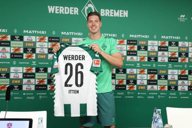 Football, Bundesliga 1, SV Werder Bremen present new signing Cedric Itten
