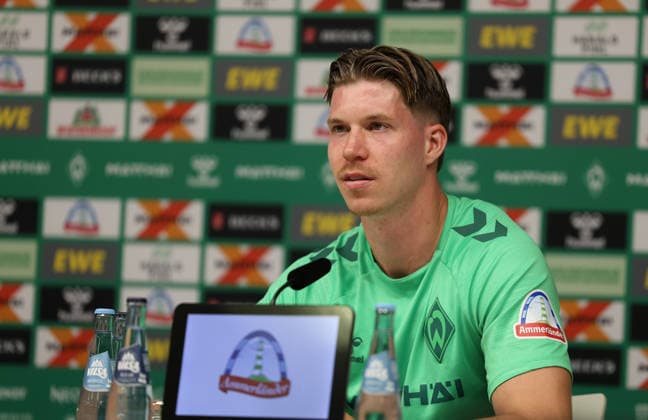 05.08.2026, GER, Fußball, Herren, 1. Bundesliga, Saison 2026 2027, Spielervorstellung, SV Werder Bremen Cedric Itten ( Werder Bremen, 26 ) wird im Rahmen einer Pressekonferenz vorgestellt, Zell am Ziller Parkstadion Tirol Österreich *** August 5, 2026, Germany, Soccer, Men s, Bundesliga 1, 2026–2027 Season, Player Introduction, SV Werder Bremen s Cedric Itten, 26, is introduced at a press conference at the Parkstadion in Zell am Ziller, Tyrol, Austria Copyright: xNordphotox xMaasx