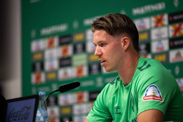 05.08.2026, GER, Fußball, Herren, 1. Bundesliga, Saison 2026 2027, Spielervorstellung, SV Werder Bremen Cedric Itten ( Werder Bremen, 26 ) wird im Rahmen einer Pressekonferenz vorgestellt, Zell am Ziller Parkstadion Tirol Österreich *** August 5, 2026, Germany, Soccer, Men s, Bundesliga 1, 2026–2027 Season, Player Introduction, SV Werder Bremen s Cedric Itten, 26, is introduced at a press conference at the Zell am Ziller Parkstadion in Tyrol, Austria Copyright: xNordphotox xMaasx