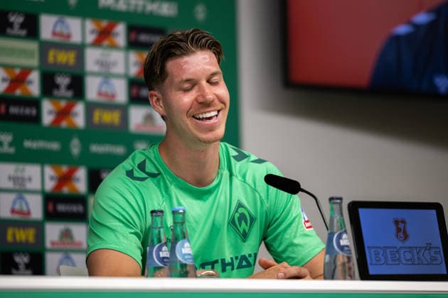 05.08.2026, GER, Fußball, Herren, 1. Bundesliga, Saison 2026 2027, Spielervorstellung, SV Werder Bremen Cedric Itten ( Werder Bremen, 26 ) wird im Rahmen einer Pressekonferenz vorgestellt, Zell am Ziller Parkstadion Tirol Österreich *** August 5, 2026, Germany, Soccer, Men s, Bundesliga 1, 2026–2027 Season, Player Introduction, SV Werder Bremen s Cedric Itten, 26, is introduced at a press conference at the Zell am Ziller Parkstadion in Tyrol, Austria Copyright: xNordphotox xMaasx