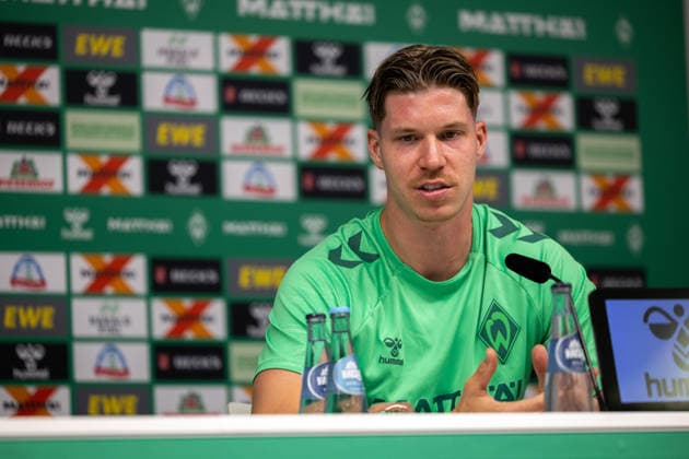 05.08.2026, GER, Fußball, Herren, 1. Bundesliga, Saison 2026 2027, Spielervorstellung, SV Werder Bremen Cedric Itten ( Werder Bremen, 26 ) wird im Rahmen einer Pressekonferenz vorgestellt, Zell am Ziller Parkstadion Tirol Österreich *** August 5, 2026, Germany, Soccer, Men s, Bundesliga 1, 2026–2027 Season, Player Introduction, SV Werder Bremen s Cedric Itten, 26, is introduced at a press conference at the Zell am Ziller Parkstadion in Tyrol, Austria Copyright: xNordphotox xMaasx