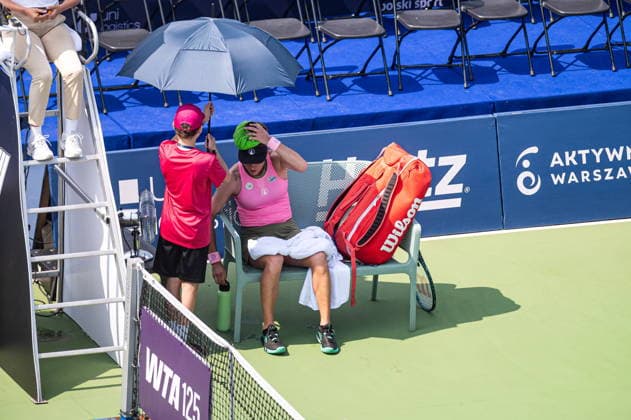 Warszawa 05.08.2026. Tennis. WTA, Tennis Damen 125 Warsaw T-Mobile Polish Open, day 4, Warsaw, Poland --- Tenis. Turniej WTA 125 Warsaw T-Mobile Polish Open, dzien 4, Warszawa Persons shown : Katarzyna Kawa lod upal chlodzenie sie cooling heatwave Fot. Kai Taller Arena Akcji NEWSPIX.PL --- newspix.pl POLAND OUT! 