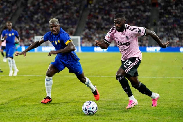 HONGKONG-SOCCER FOOTBALL-FEST Moises Caicedo of Chelsea Football Club and Jeremie Boga of Juventus during a match of Chelsea Football Club and Juventus at Kai Tan Stadium during the Hong Kong Football Festival 2026 in Hong Kong, August 5, 2026. NEXPHER Vernon Yuen HONG KONG