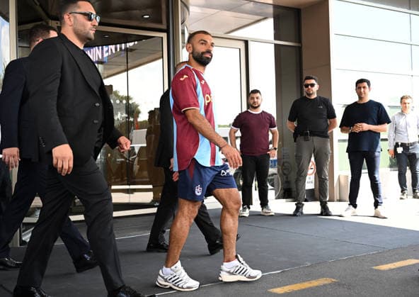 Mohamed Salah in Istanbul ahead of Trabzonspor transfer ISTANBUL, TURKIYE - AUGUST 5: Egyptian football player Mohamed Salah leaves Acibadem Maslak Hospital following a medical checkup as Turkish Super Lig club Trabzonspor initiates transfer negotiations with the player, in Istanbul, Turkiye on August 5, 2026. Elif Ozturk Anadolu Istanbul Turkey. Editorial use only. Please get in touch for any other usage.  Copyright: x2026xAnadoluxElifxOzturkx