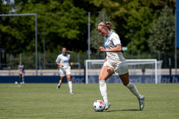 05.08.2026, GER, Fussball, Frauen, UEFA Womens Champions League, Saison 2026 2027, Qualifikationsturnier, Halbfinale Hlin Eiriksdottir ( Malmö FF, 09 ) am Ball, Frankfurt am Main Stadion am Brentanobad Hessen Deutschland *** August 5, 2026, GER, Soccer, Women s, UEFA Women s Champions League, 2026–2027 Season, Qualifying Tournament, Semifinal: Hlin Eiriksdottir vs. Malmö FF, 9:00 a.m., Frankfurt am Main, Stadion am Brentanobad, Hesse, Germany Copyright: xNordphoto Memmlerx