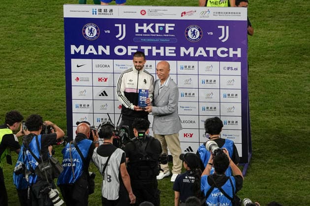 HONG KONG-SPORTS CHELSEA-JUVENTUS Juventus forward Edon Zhegrova poses with his Player of the Match trophy following his team s 1-0 victory over Chelsea in the exhibition football match at the Kai Tak Stadium on August 5, 2026 in Hong Kong. (Photo by Kevin Li TMHK via Nexpher Images) Hong Kong