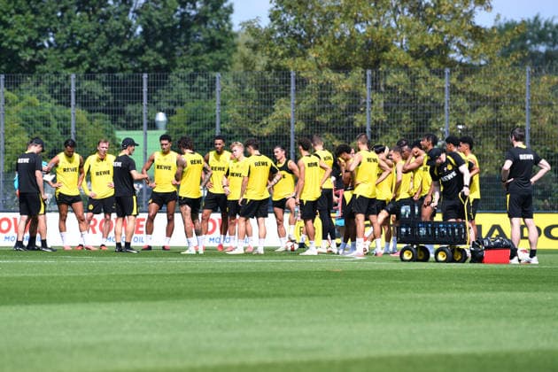 Fußball 1. Bundesliga Training Borussia Dortmund am 05.08.2026 auf dem Trainingsgelände Hohenbuschei in Dortmund Niko Kovac ( Trainer Cheftrainer Dortmund ) bei der Teamansprache *** Soccer, Bundesliga 1: Borussia Dortmund training session on August 5, 2026, at the Hohenbuschei training facility in Dortmund. Niko Kovac, head coach of Dortmund, addressing the team. xRx