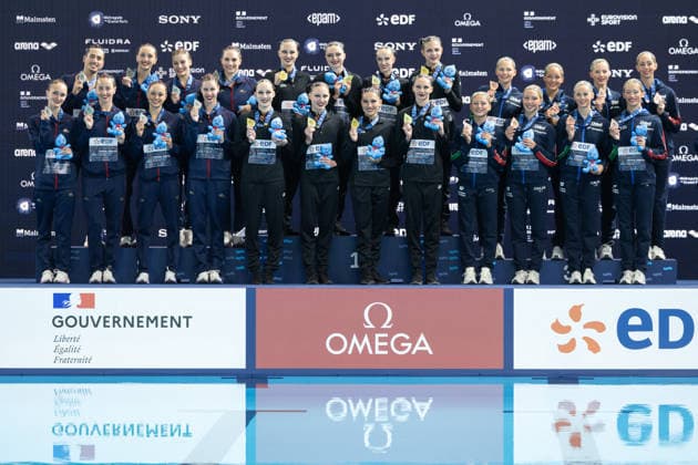 Acrobatics artistic swimming final European Aquatics Championships - Saint-Denis Silver medallists, Spain s team, Gold medallists, Neutral Athletes B and Bronze medallists, Italy s Team celebrate on the podium after the acrobatics artistic swimming final event during the LEN European Aquatics Championships, at the Olympic Aquatics Centre in Saint-Denis, northeastern suburbs of Paris, on August 5, 2026. Photo by Raphael Lafargue ABACAPRESS.COM Saint-Denis France  Copyright: xLafarguexRaphael ABACAx
