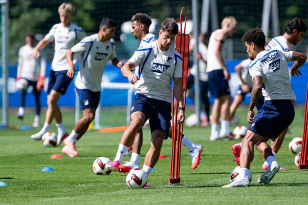 Adam Hlozek, (TSG Hoffenheim, 10) am Ball, Mitte TSG Hoffenheim, Fussball, Trainingslager, Saison Vorbereitung, Saison 2026 2027, GER, 05.08.2026, Eibner-Pressefoto Andreas Ulmer TSG Hoffenheim, Fussball, Trainingslager, Saison Vorbereitung, Saison 2026 2027, GER, 05.08.2026, *** Adam Hlozek, TSG Hoffenheim, No. 10 with the ball, center of TSG Hoffenheim, soccer, training camp, preseason, 2026–2027 season, GER, August 5, 2026, Eibner Press Photo Andreas Ulmer TSG Hoffenheim, soccer, training camp, preseason, 2026–2027 season, GER, August 5, 2026, Copyright: xEibner-Pressefoto AndreasxUlmerx EP_AUR