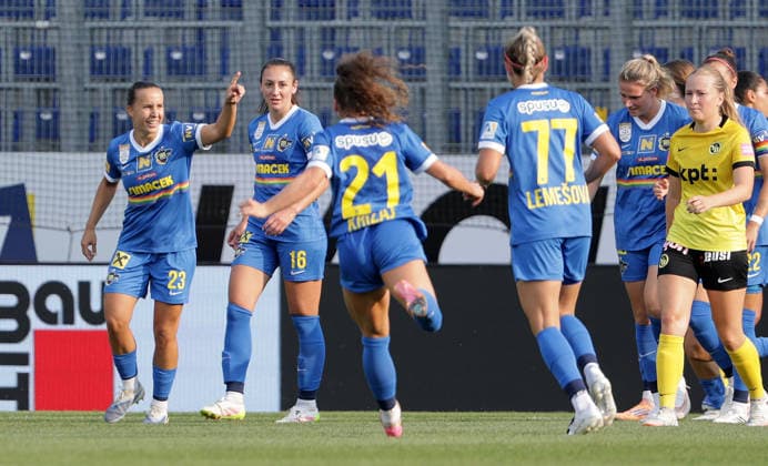 SOCCER - WCL, St.Poelten vs Bern SANKT POELTEN,AUSTRIA,05.AUG.26 - WOMEN SOCCER - UEFA Women s Champions League, qualification, SKN Sankt Poelten vs BSC YB Frauen. Image shows the rejoicing of Fanny Vago (St.Poelten) and her team.  GEPAxpictures xWalterxLuger