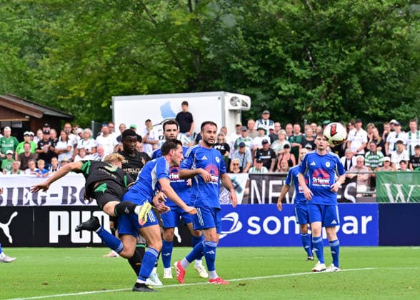 05.08.2026; Rottach-Egern; Fussball, Herren, Saison 2026 2027, Testspiel FC Rottach-Egern vs. Borussia Moenchengladbach Tor zum 0-2; Isac Lidberg (Gladbach, li.) koepft zum 0-2 ein DFL regulations prohibit any use of photographs as image sequences and or quasi-video. Stadion Am Birkenmoos Bayern Deutschland *** August 5, 2026, Rottach Egern Soccer, Men s, 2026–2027 season, Friendly Match: FC Rottach Egern vs. Borussia Mönchengladbach; Goal to make it 0–2 by Isac Lidberg (Gladbach); he heads it in to make it 0–2. DFL regulations prohibit any use of photographs as image sequences and or quasi-video. Am Birkenmoos Stadium, Bavaria, Germany