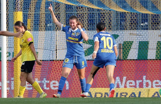 SOCCER - WCL, St.Poelten vs Bern SANKT POELTEN,AUSTRIA,05.AUG.26 - WOMEN SOCCER - UEFA Women s Champions League, qualification, SKN Sankt Poelten vs BSC YB Frauen. Image shows the rejoicing of Victoria Laino and Alma Aagaard (St.Poelten).  GEPAxpictures xWalterxLuger