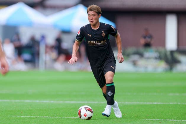 Zento Uno (Borussia Moenchengladbach) kontrolliert den Ball waehrend des Freundschaftsspiels zwischen dem FC Rottach-Egern und Borussia Moenchengladbach, Stadion Birkenmoos am 05. August 2026 in Rottach-Egern, Deutschland. (Foto von Marco Steinbrenner DeFodi Images) +++ Zento Uno (Borussia Moenchengladbach) controls the ball during the Friendly match between FC Rottach-Egern and Borussia Moenchengladbach at Stadion Birkenmoos on August 5, 2026 in Rottach-Egern, Germany. (Photo by Marco Steinbrenner DeFodi Images) (Photo by Marco Steinbrenner DeFodi Images) - *** Zento Uno of Borussia Mönchengladbach controls the ball during the friendly match between FC Rottach Egern and Borussia Mönchengladbach, Birkenmoos Stadium on August 5, 2026, in Rottach Egern, Germany. Photo by Marco Steinbrenner, DeFodi Images. Zento Uno Borussia Mönchengladbach controls the ball during the friendly match between FC Rottach Egern and Borussia Mönchengladbach at Birkenmoos Stadium on August 5, 2026 in Rottach Egern, Germany Photo by Marco Steinbrenner DeFodi Images Photo by Marco Steinbrenner DeFodi Images