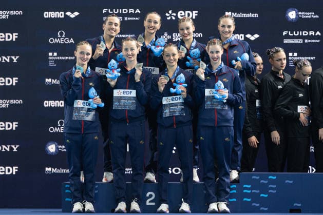 Acrobatics artistic swimming final European Aquatics Championships - Saint-Denis Silver medallists, Spain s team celebrate on the podium after the acrobatics artistic swimming final event during the LEN European Aquatics Championships, at the Olympic Aquatics Centre in Saint-Denis, northeastern suburbs of Paris, on August 5, 2026. Photo by Raphael Lafargue ABACAPRESS.COM Saint-Denis France  Copyright: xLafarguexRaphael ABACAx