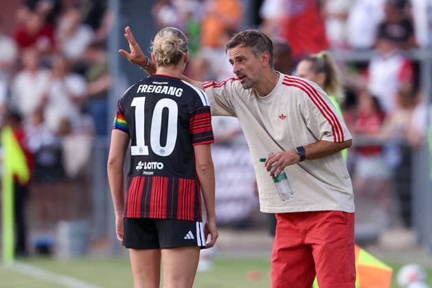 Frankfurt am Main, Germany - August 2026: Laura Freigang (Eintracht Frankfurt), headcoach Niko Arnautis (Eintracht Frankfurt) gesticulate during the second Qualifying Round Match Eintracht Frankfurt and Omonia Nicosia - Semi-finals of the UEFA Womens LP Mini Tournament at Stadium am Bretanobad in Frankfurt am Main, Germany *** Frankfurt am Main, Germany, August 2026: Laura Freigang of Eintracht Frankfurt and head coach Niko Arnautis of Eintracht Frankfurt gestured during the second qualifying round match between Eintracht Frankfurt and Omonia Nicosia in the semifinals of the UEFA Women s LP Mini Tournament at Stadium am Bretanobad in Frankfurt am Main, Germany Copyright: HMBxMedia JoaquimxFerreira