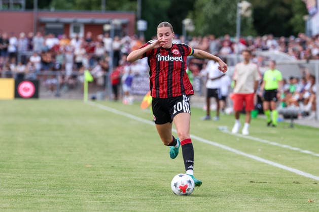 Frankfurt am Main, Germany - August 2026: Laura Freigang (Eintracht Frankfurt) in action, with the ball during the second Qualifying Round Match Eintracht Frankfurt and Omonia Nicosia - Semi-finals of the UEFA Womens LP Mini Tournament at Stadium am Bretanobad in Frankfurt am Main, Germany *** Frankfurt am Main, Germany, August 2026 Laura Freigang Eintracht Frankfurt in action, with the ball during the second qualifying round match between Eintracht Frankfurt and Omonia Nicosia in the semifinals of the UEFA Women s LP Mini Tournament at Stadium am Bretanobad in Frankfurt am Main, Germany Copyright: HMBxMedia JoaquimxFerreira
