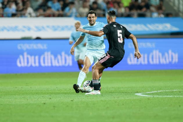 Manchester City FC face K League All-Stars in pre-season friendly in South Korea Mateo Kovacic (L) of Manchester City FC in action against Yazan (R) of Team K League during a pre-season friendly soccer match between Manchester City FC and Team K League at Seoul World Cup Stadium in Seoul, South Korea, on August 05, 2026. Seoul South Korea  Copyright: xMatrixxImages JungxUi-Chelx