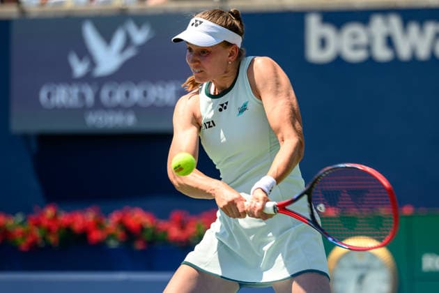 August 5, 2026, Toronto, Ontario, Canada: ELENA RYBAKINA of Kazakhstan returns the ball during her second-round match against Daria Kasatkina of Australia at the National Bank Open, part of the Hologic WTA, Tennis Damen Tour, at Sobeys Stadium. Toronto Canada - ZUMAr228 20260805_znp_r228_003 Copyright: xVasiliyxRyabykhx