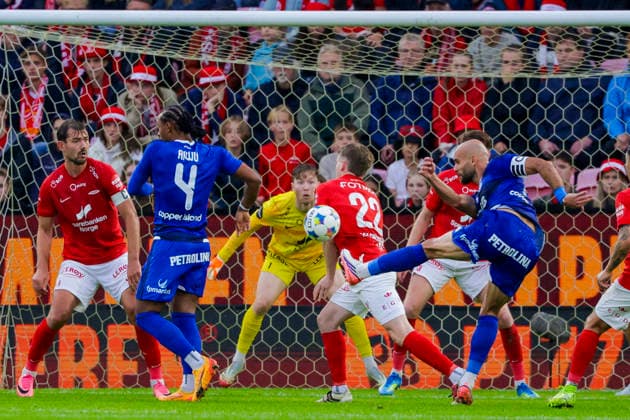 UEFA Conference Leauge 2026: Brann - Apollon Limassol Bergen 20260805. Branns keeper Mathias Dyngeland i UEFA Conference Leauge-kampen i fotball mellom SK Brann og Apollon Limassol pa Brann stadion. Foto: Paul S. Amundsen NTB Bergen Norge EDITORIAL USE ONLY. RESTRICTED USE FOR BETTING COMPANIES Ref:_SPO3f0bd5V1hE0.jpg *** UEFA Conference League 2026 Brann Apollon Limassol Bergen 20260805 Brann goalkeeper Mathias Dyngeland during the UEFA Conference League soccer match between SK Brann and Apollon Limassol at Brann Stadium. Photo: Paul S. Amundsen, NTB, Bergen, Norway. EDEDITORIAL USE ONLY; RESTRICTED USE FOR BETTING COMPANIES  Copyright: xPaulxS.xAmundsenx xNTBx