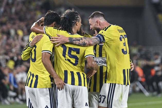 Fenerbahce v Sturm Graz - UEFA Champions League ISTANBUL, TURKIYE - AUGUST 5: Players of Fenerbahce celebrate after a goal during UEFA Champions League third qualifying round the first leg match between Fenerbahce and Sturm Graz at Chobani Stadium in Istanbul, Turkiye on August 5, 2026. Fatma Nur Arslan Anadolu Istanbul Turkey. Editorial use only. Please get in touch for any other usage.  Copyright: x2026xAnadoluxFatmaxNurxArslanx