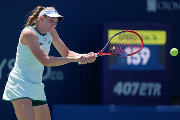 WTA, Tennis Damen Masters 1000 National Bank Open Toronto 2026 - Round of 64 - Day 5 Elena Rybakina of Kazakhstan plays a backhand during the Women™s Singles round of 64 match against Daria Kasatkina of Australia on day 5 of the WTA Masters 1000 National Bank Open at Sobeys Stadium on August 5, 2026, in Toronto, Canada. (Photo by Leonardo Ramirez Eyepix Group) Copyright: xLeonardoxRamirezx xEyepixxGroupx LR_04082026_08393