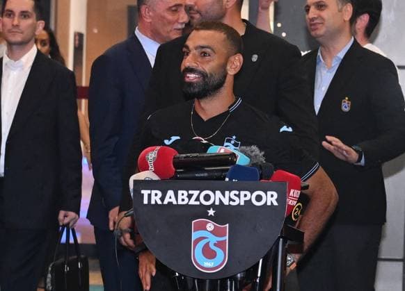 Egyptian footballer Mohamed Salah arrives in Trabzon, Turkiye TRABZON, TURKIYE - AUGUST 05: Newly signed Egyptian football star Mohamed Salah speaks to members of the press upon his arrival at Trabzon Airport after Trabzonspor initiated transfer negotiations with the player, in Trabzon, Turkiye, on August 05, 2026. Hakan Burak Altunoz Anadolu Trabzon Turkey. Editorial use only. Please get in touch for any other usage.  Copyright: x2026xAnadoluxHakanxBurakxAltunozx