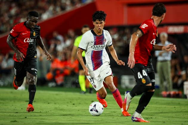 Dro Fernandez (PSG Paris Saint-Germain) controls the ball during the during the pre-season friendly match between RCD Mallorca and Paris Saint-Germain at Estadi Son Moix on August 5, 2026 in Palma de Mallorca, Spain. (Photo by Xavi Bonilla DeFodi Images) - *** Dro Fernandez of PSG (Paris Saint-Germain) controls the ball during the preseason friendly match between RCD Mallorca and Paris Saint-Germain at Estadi Son Moix on August 5, 2026, in Palma de Mallorca, Spain. Photo by Xavi Bonilla, DeFodi Images