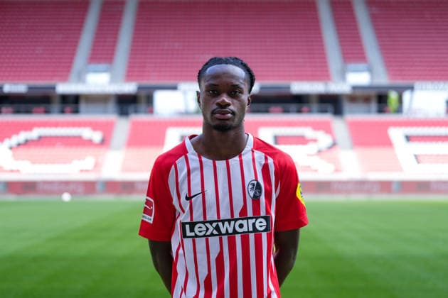 Jordy Makengo (SC Freiburg, 33); SC Freiburg; 1.BL, Bundesliga, Porträttermin 2026 2027 Freiburg Europa-Park Stadion Baden-Wuerttemberg Deutschland *** Jordy Makengo, SC Freiburg, 33, SC Freiburg 1, Bundesliga, Profile Session 2026–2027, Freiburg, Europa-Park Stadium, Baden-Württemberg, Germany Copyright: AA_STEINSIEK.CH