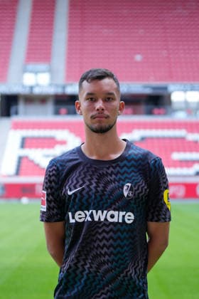 Mio Backhaus (SC Freiburg, 01); SC Freiburg; 1.BL, Bundesliga, Porträttermin 2026 2027 Freiburg Europa-Park Stadion Baden-Wuerttemberg Deutschland *** Mio Backhaus, SC Freiburg, 01 SC Freiburg 1 BL, Bundesliga, Photo Shoot 2026 2027, Freiburg, Europa-Park Stadium, Baden-Württemberg, Germany Copyright: AA_STEINSIEK.CH
