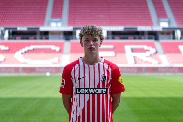 Rouven Tarnutzer (SC Freiburg, 39); SC Freiburg; 1.BL, Bundesliga, Porträttermin 2026 2027 Freiburg Europa-Park Stadion Baden-Wuerttemberg Deutschland *** Rouven Tarnutzer, SC Freiburg, 39, SC Freiburg 1, Bundesliga, Profile Session 2026–2027, Freiburg, Europa-Park Stadium, Baden-Württemberg, Germany Copyright: AA_STEINSIEK.CH