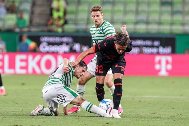 05.08.2026, Budapeszt Liga Europy UEFA sezon 2026 27 runda III kwalifikacji, Ferencvaros Budapest - Gornik Zabrze - UEFA Europa League football Match season 2026 27 round III qualification Ferencvaros Budapeszt - Gornik Zabrze Nz. Gabi Kanichowsky Kacper Urbanski Fot. Michal Chwieduk Arena Akcji NEWSPIX.PL --- newspix.pl 
