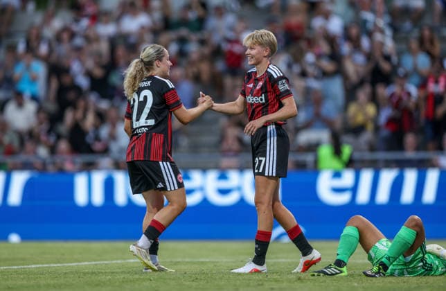GER, Frankfurt, Eintracht Frankfurt vs AC Omonia Nikosia, UEFA Womens Champions League, Fussball, UEFA, Spielzeit 2026 2027, Stadion am Brentanobad, Qualifikation, Halbfinale im Bild: Paulina Krumbiegel (Eintracht Frankfurt Frauen 27) erzielt den Treffer zum 8:0 gegen Nikosia, Tor, Jubel und Freude, Emotionen mit Danique Tolhoek (Eintracht Frankfurt Frauen 22) DFB DFL REGULATIONS PROHIBIT ANY USE OF PHOTOGRAPHS AS IMAGE SEQUENCES AND OR QUASI-VIDEO, 05.08.2026 *** GER, Frankfurt, Eintracht Frankfurt vs. AC Omonia Nicosia, UEFA Women s Champions League, Soccer, UEFA, 2026–2027 Season, Brentanobad Stadium, Qualifying Round, Semifinal in Pictures: Paulina Krumbiegel of Eintracht Frankfurt Women’s Team ’27 scores the goal to make it 8–0 against Nicosia, Goal, Celebration and joy, emotions with Danique Tolhoek, Eintracht Frankfurt Women’s Team, No. 22. DFB and DFL regulations prohibit any use of photographs as image sequences and or quasi-video. August 5, 2026 Copyright: HMBxMedia HendrikxHamelau