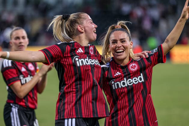 GER, Frankfurt, Eintracht Frankfurt vs AC Omonia Nikosia, UEFA Womens Champions League, Fussball, UEFA, Spielzeit 2026 2027, Stadion am Brentanobad, Qualifikation, Halbfinale im Bild: Eintracht Frankfurt Frauen feiern den 8:0 Sieg nach Toren gegen Nikosia in der UEFA Champions League Qualifikation, Jubel, Freude und Emotionen, Nina Lührsen (Eintracht Frankfurt Frauen 11), Ereleta Memeti (Eintracht Frankfurt Frauen 7) DFB DFL REGULATIONS PROHIBIT ANY USE OF PHOTOGRAPHS AS IMAGE SEQUENCES AND OR QUASI-VIDEO, 05.08.2026 *** GER, Frankfurt, Eintracht Frankfurt vs. AC Omonia Nicosia, UEFA Women s Champions League, Soccer, UEFA, 2026–2027 Season, Brentanobad Stadium, Qualifying Round, Semifinals in Pictures: Eintracht Frankfurt Women celebrate their 8–0 victory over Nicosia in the UEFA Women’s Champions League qualifying round, cheering, joy, and emotion, Nina Lührsen, Eintracht Frankfurt Women’s Team No. 11; Ereleta Memeti, Eintracht Frankfurt Women’s Team No. 7. DFB and DFL regulations prohibit any use of photographs as image sequences and or quasi-video. August 5, 2026 Copyright: HMBxMedia HendrikxHamelau