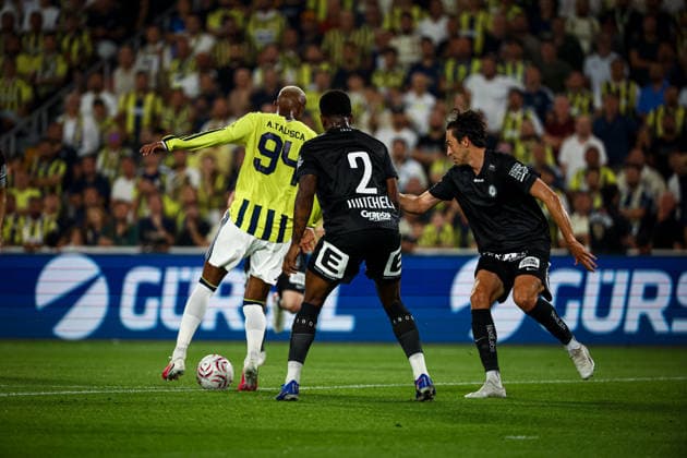 Fenerbahce vs Sturm Graz UEFA Champions League Qualification 3rd Round 1st leg Talisca of Fenerbahce and Jeyland Mitchell of SK Sturm Graz vie for the ball during the match. Fenerbahce and Sturm Graz faced each other at UEFA Champions League Qualification 3rd Round 1st leg. The match took place in Chobani Fenerbahce Sukru Saracoglu Stadium on August 5th, 2026. Istanbul Istanbul Turkey Copyright: xBurakxBasturkx