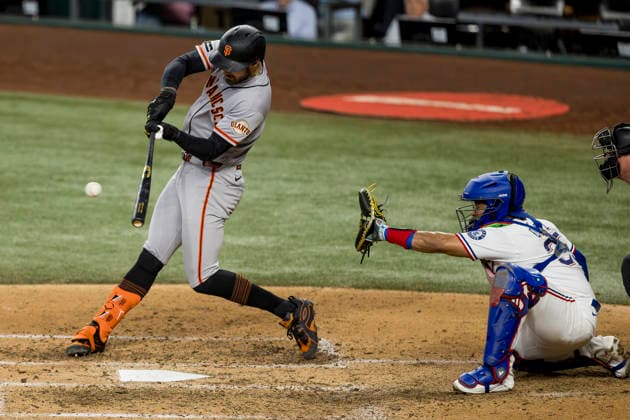 August 5, 2026, Arlington, Texas, USA: San Francisco Giants first baseman BRYCE ELDRIDGE (8) hits a single against the Texas Rangers at Globe Life Field. Rangers win 6-0. MLB, Baseball Herren, USA 2026: Rangers 6:0 Giants  - ZUMAf180 20260805_zsp_f180_037 Copyright: xMarkxFannx