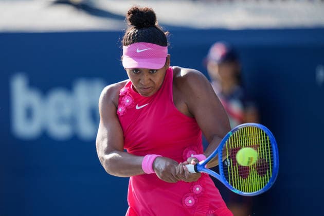 WTA, Tennis Damen Masters 1000 National Bank Open Toronto 2026 - Round of 64 - Day 5 Naomi Osaka of Japan plays a backhand during the Women™s Singles round of 64 match against Panna Udvardy of Hungary on day 5 of the WTA Masters 1000 National Bank Open at Sobeys Stadium on August 5, 2026, in Toronto, Canada. (Photo by Leonardo Ramirez Eyepix Group) Copyright: xLeonardoxRamirezx xEyepixxGroupx LR_04082026_08562