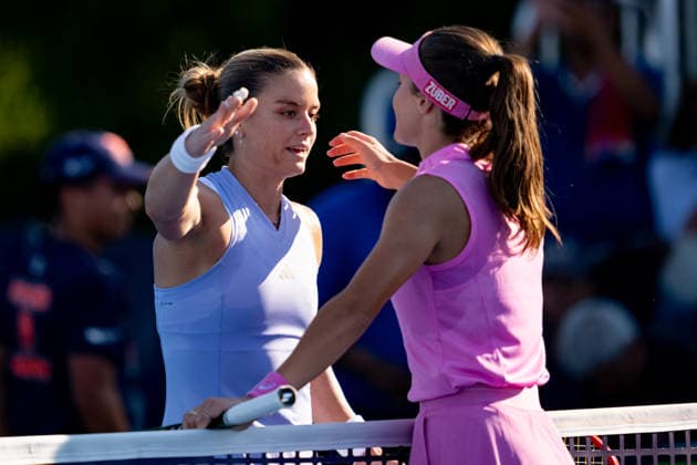 TORONTO, ON - AUGUST 05: Maria Sakkari of Greece and Zeynep Sonmez of Turkiye embrace after their match at the WTA, Tennis Damen National Bank Open tournament on August 5, 2026 at Sobeys Stadium in Toronto, ON, Canada (Photo by Julian Avram Icon Sportswire) TENNIS: AUG 05 National Bank Open EDITORIAL USE ONLY Icon2608050191