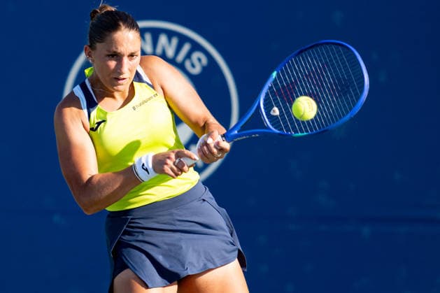 TORONTO, ON - AUGUST 05: Panna Udvardy of Hungary returns a shot during her match at the WTA, Tennis Damen National Bank Open tournament on August 5, 2026 at Sobeys Stadium in Toronto, ON, Canada (Photo by Julian Avram Icon Sportswire) TENNIS: AUG 05 National Bank Open EDITORIAL USE ONLY Icon2608050198