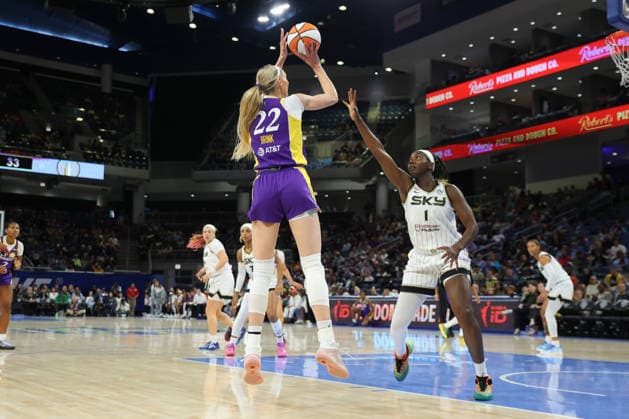 CHICAGO, USA - August 5: Cameron Brink (22 Los Angeles Sparks) shoots the ball during the WNBA, Basketball Damen, USA game between the Chicago Sky and Los Angeles Sparks at Wintrust Arena on Monday, August 5 in Chicago, USA  Copyright: xShainaxBenhiyoun SPPx Sportspressphoto_SPR201253