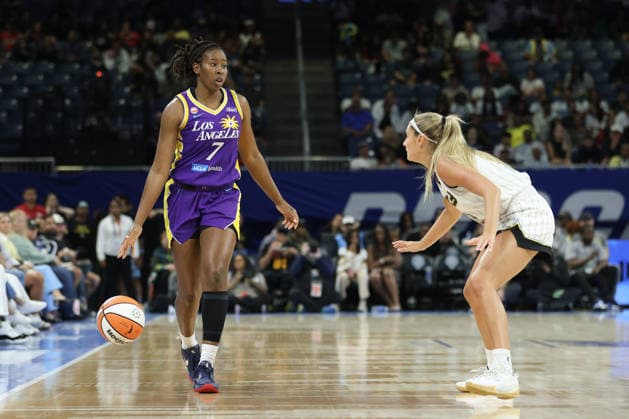 CHICAGO, USA - August 5: Ariel Atkins (7 Los Angeles Sparks) brings the ball up the court during the WNBA, Basketball Damen, USA game between the Chicago Sky and Los Angeles Sparks at Wintrust Arena on Monday, August 5 in Chicago, USA  Copyright: xShainaxBenhiyoun SPPx Sportspressphoto_SPR201273