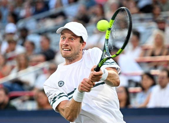 August 5, 2026, Montreal, Pq, Canada: Botic van de Zandschulp of the Netherlands plays a shot to Daniil Medvedev of Russia during their second round match at the National Bank Open tennis tournament in Montreal, on Wednesday, August 5, 2026. Canada News - August 5, 2026  - ZUMAc35_ 20260805_zaf_c35_168 Copyright: xGrahamxHughesx
