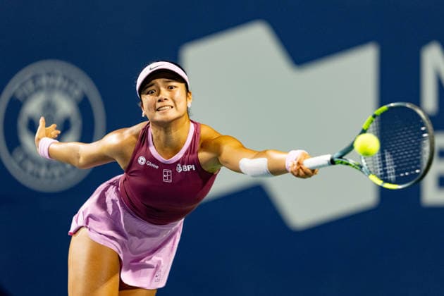 TORONTO, ON - AUGUST 05: Alexandra Eala of Philippines returns a shot during her match at the WTA, Tennis Damen National Bank Open tournament on August 5, 2026 at Sobeys Stadium in Toronto, ON, Canada (Photo by Julian Avram Icon Sportswire) TENNIS: AUG 05 National Bank Open EDITORIAL USE ONLY Icon2608050376