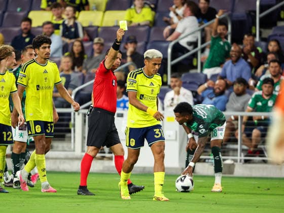 Leagues Cup 2026: Leon Vs Nashville SC AUG 05 August 5, 2026: Nashville SC defender Andy Najar (31) is issued a yellow card during a Leagues Cup match between Leon and Nashville SC at Geodis Park in Nashville, TN. Stephen Furst CSM (Credit Image: Â Stephen Furst Cal Media) Nashville Tn United States of America EDITORIAL USE ONLY Copyright: xx ZUMA-20260805_zma_c04_067.jpg StephenxFurstx csmphotothree508983