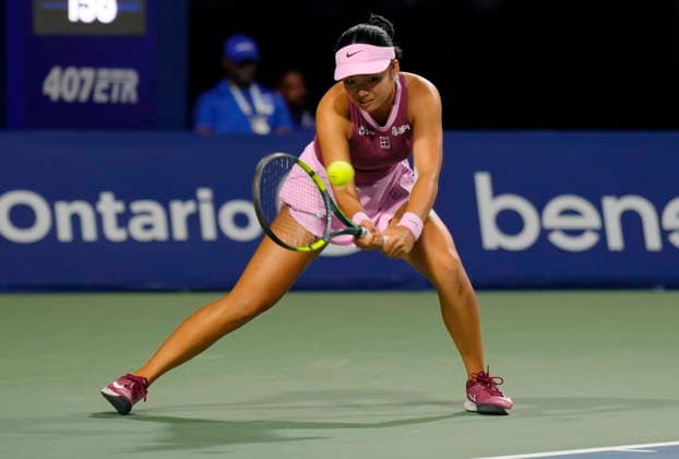 August 5, 2026, Toronto, On, Canada: Philippines Alexandra Eala hits a return to United States Alycia Parks during National Bank Open tennis action in Toronto on Wednesday, August 5, 2026. Canada News - August 5, 2026  - ZUMAc35_ 20260805_zaf_c35_190 Copyright: xChrisxYoungx