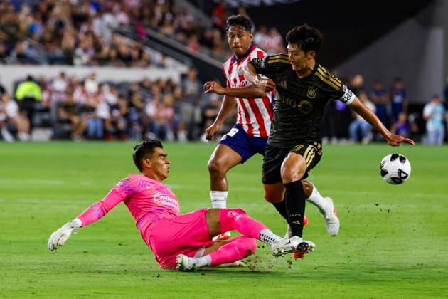 Leagues Cup - LAFC vs Chivas Guadalejara Guadalajara goalkeeper Raul Rangel (1) tackles LAFC forward Son Heung-min (7) during the first half of a Leagues Cup match between Los Angeles FC and Club Deportivo Guadalajara (Chivas) at BMO Stadium in Los Angeles, California, USA, 05 August 2026. LOS ANGELES CALIFORNIA UNITED STATES  Copyright: xCHRISxTORRESx
