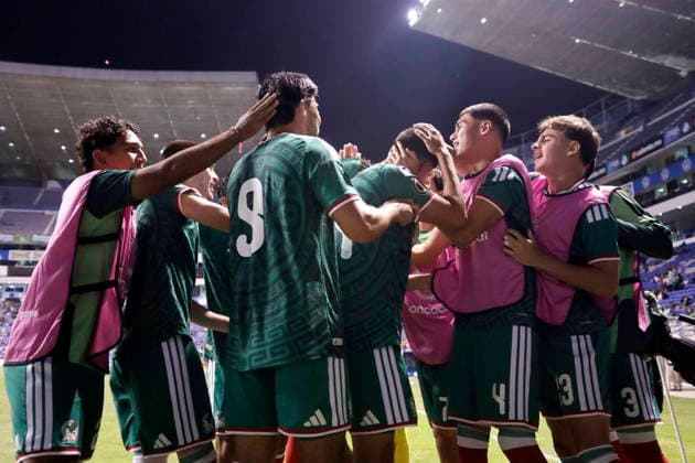 CONCACAF U-20 Championship - Mexico vs Panama Players of Mexico celebrate a goal during a CONCACAF U-20 Championship match between Mexico and Panama at Cuauhtemoc Stadium in Puebla, Mexico, 05 August 2026. Puebla Mexico  Copyright: xHildaxRiosx
