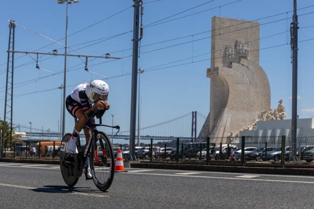 Volta A Portugal 2026 - Prologue Abdulla Jasim Al-Ali of UAE Team Emirates-XRG rides past the Padrao dos Descobrimentos during the Prologue of the Volta a Portugal 2026 in Lisbon, Portugal, on August 5, 2026. Lisbon Portugal  Copyright: xEduardoxAlmeidax originalFilename:almeida-voltaapo260805_nptQv.jpg
