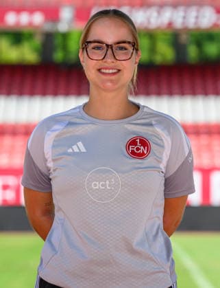04.08.2026 - 1. FC Nürnberg FCN ( Club Clubfrauen ) - 1. Frauen Fussball Bundesliga BL - Saison 2026 2027 - Fototermin Porträttermin Vorstellung Präsentation Pressetermin - - xwoxzix - Einzelbild Einzelfoto Portrait Porträt Kopfbild - Yamila Fischmann ( Physio 1. FC Nürnberg FCN ) *** August 4, 2026 1 FC Nuremberg FCN Club Women s Team 1 Women s Soccer Bundesliga (BL) 2026–2027 Season Photo Shoot Portrait Session Introduction Presentation Press Event xwoxzix Single Image Individual Photo Portrait Headshot Yamila Fischmann, Physical Therapist 1 FC Nuremberg FCN